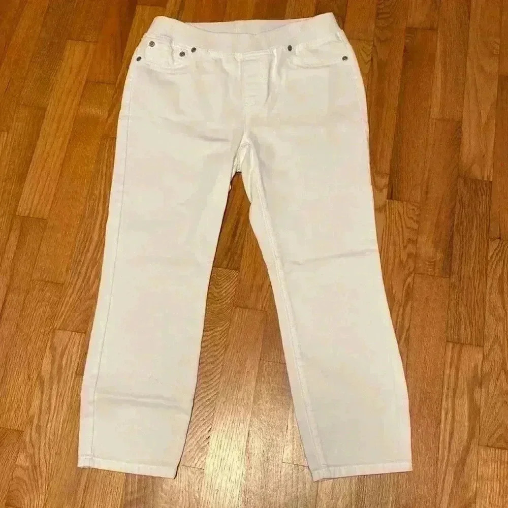 Chico’s Platinum White Ankle Denim Jeans Chico’s Size 0 or US Size 4.